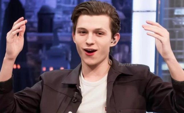 荷兰弟《神秘海域》拍打戏致敬成龙，成龙对此有何表示？