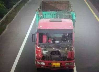 司机开起火货车狂奔1公里引发热议，司机对此有何回应？