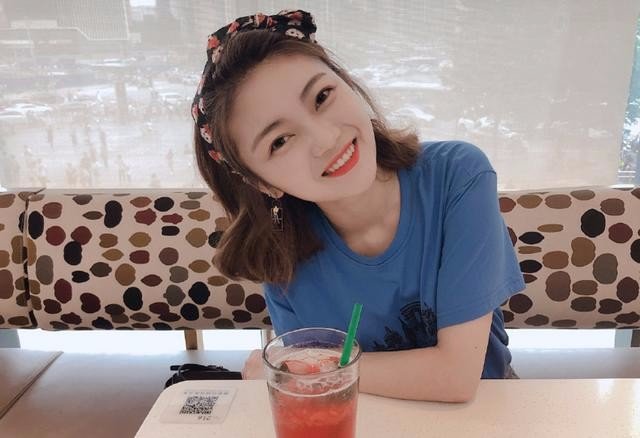 《奇葩说》第六季傅首尔回归，董婧退出。是否意味着“打架事件”，董婧理亏？