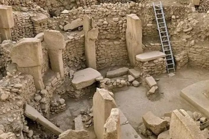 此石柱镇所在的古城出现于多少年前