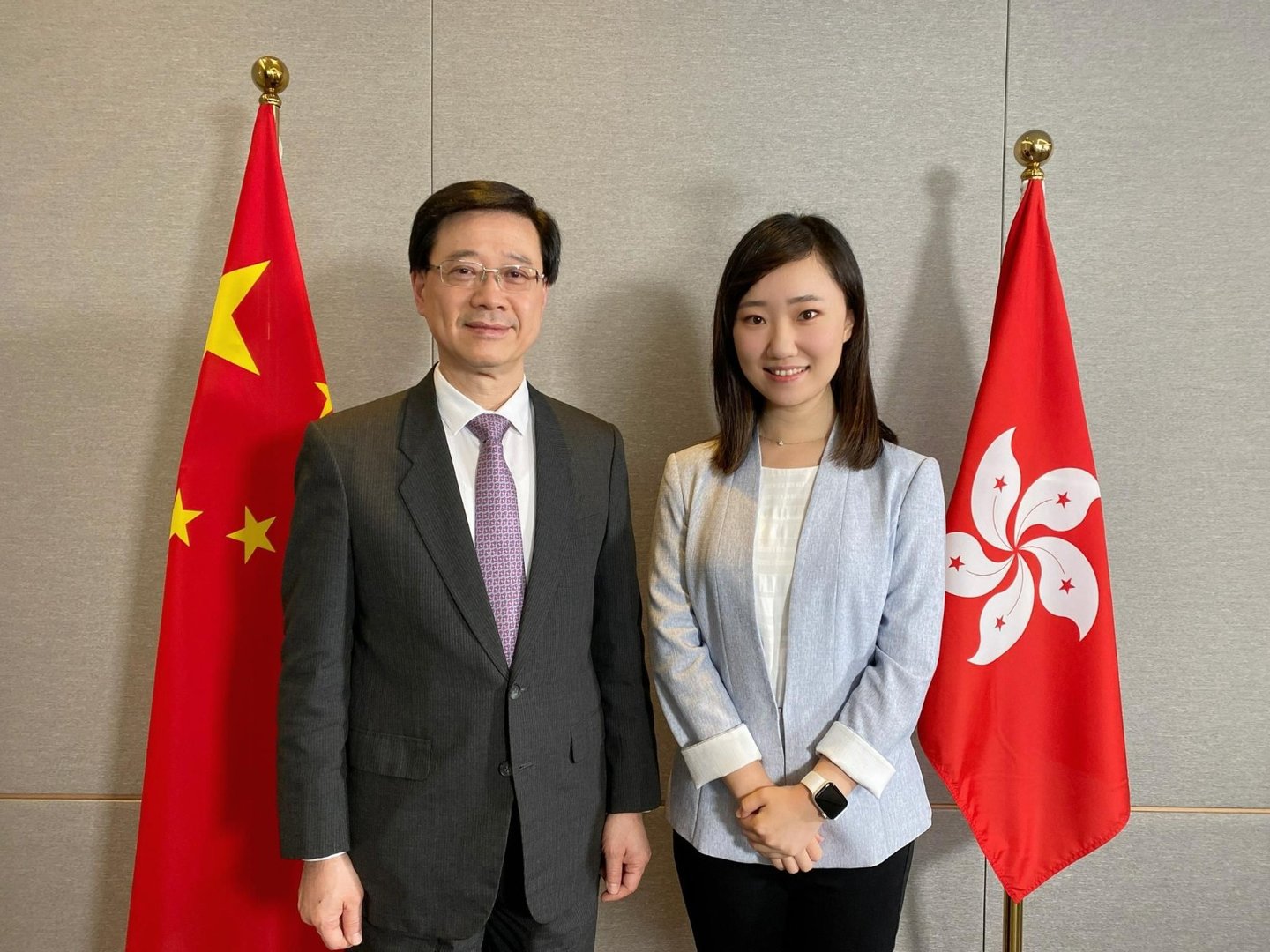 谁是香港第六任特首?