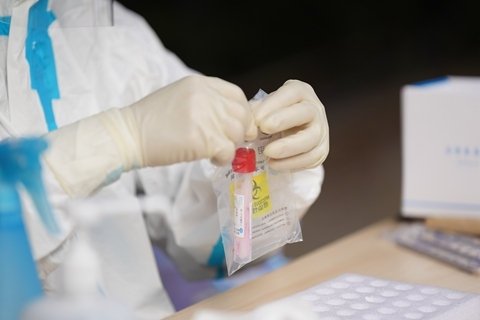 北京通州一学生核酸检测阳性,这名学生是如何被感染的?