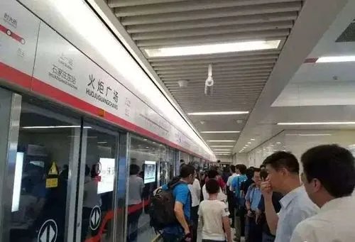 石家庄地铁回应“批量发布好人好事被疑作秀”，我们从中可以读出哪些信息？