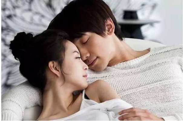 孙莉获黄磊深夜投喂水煮肉,有一个会做饭的男朋友是一种什么样的体验?