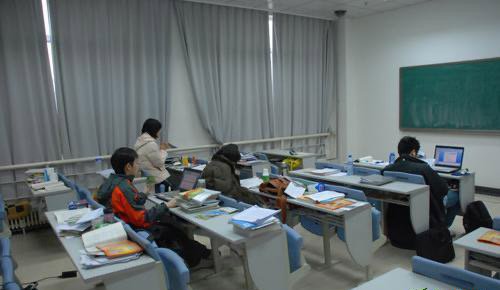 付费自习室雇“水军”制造学习氛围,付费自习室真的能调动自觉性吗?