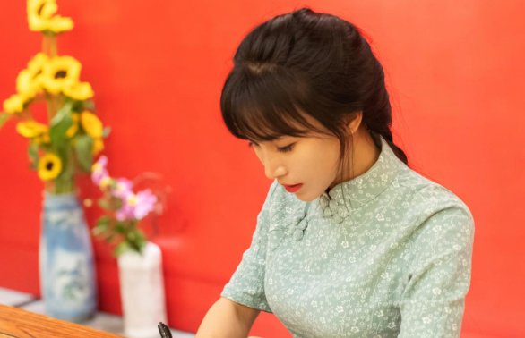 网红李子柒“停更”55天，助理说出了其中原因，原因是什么呢？