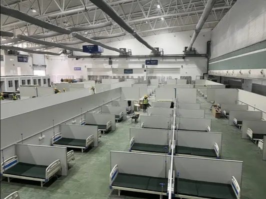 新版诊疗方案规定轻症病例可以实行集中隔离管理,这出于什么考虑?