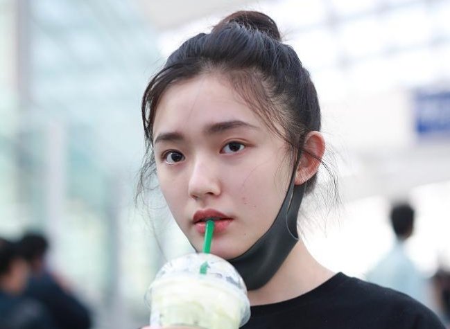 95后林允被叫阿姨，她是什么反应？