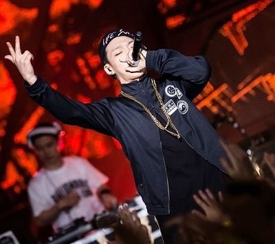 如何通俗易懂地解释流行歌曲中的「feat.」？