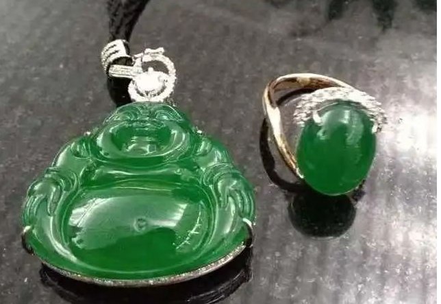 太原民警盗窃钻石名表，这位民警是如何被判刑的？