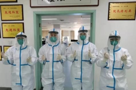 小伙裸辞旅游遇囧途，上海隔离又在三亚滞留，他的心理是怎样的？