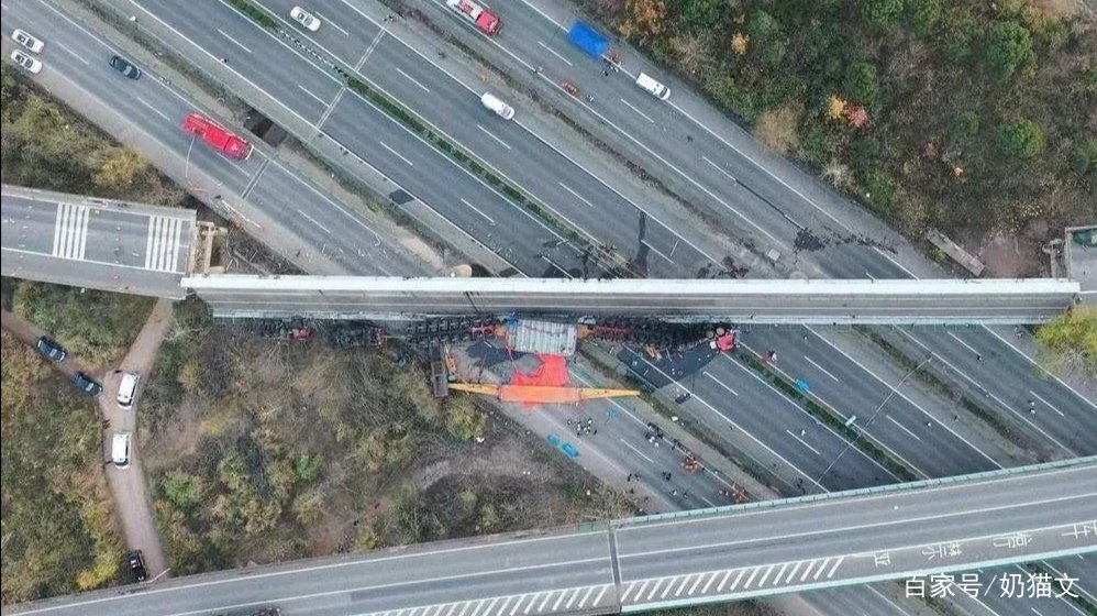 湖北高速桥面垮塌7人获救，为何桥面会突然发生垮塌事故？