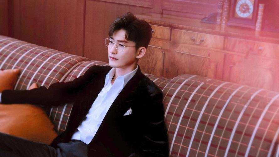 人民网评张翰新剧，十年打磨诚意在哪，此事件对当事人的影响有哪些？