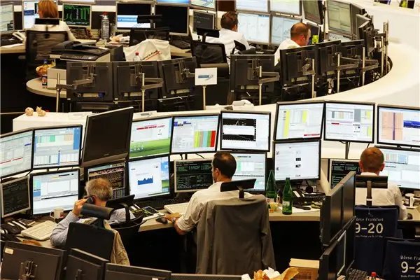 美股重挫！道指狂泻近900点，标普指数跌入熊市，什么原因造成的？