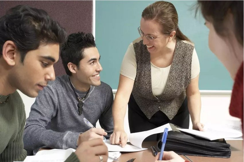 赞美老师的短句10字内