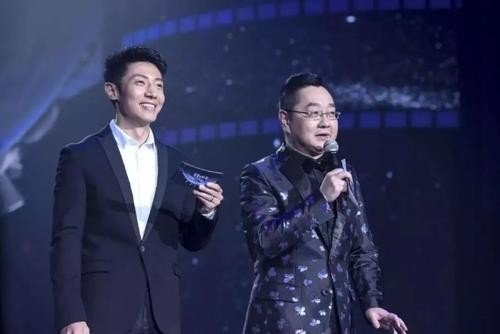 张绍刚之前是央视主持人吗？他为什么离开央视？