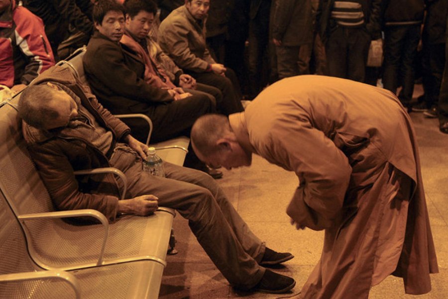 悲天悯人的解释意思