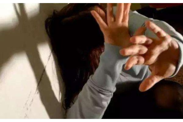 男子直播性侵少女称9000买的，女孩哭叫一小时，顶风作案该如何处理？