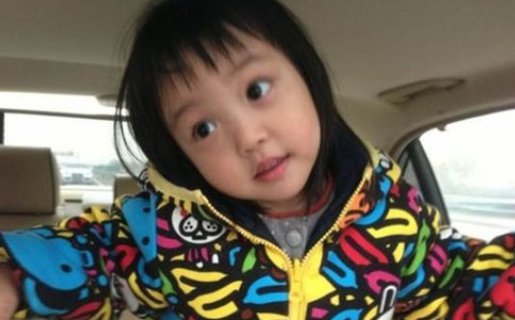 著名演员赵薇谈女儿却说她很惨，生活中的小四月究竟有多“惨”？