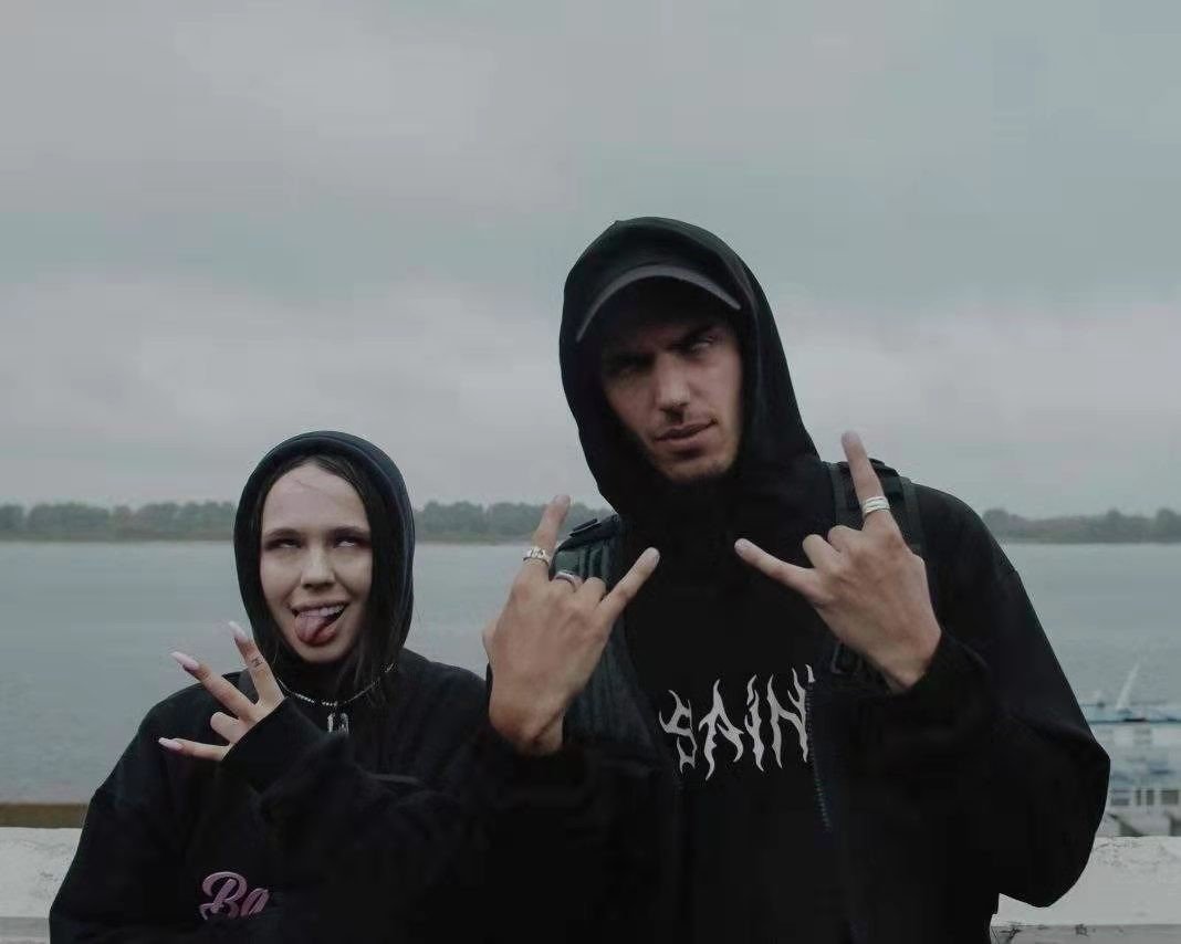 请问《instasamka》是哪首歌?