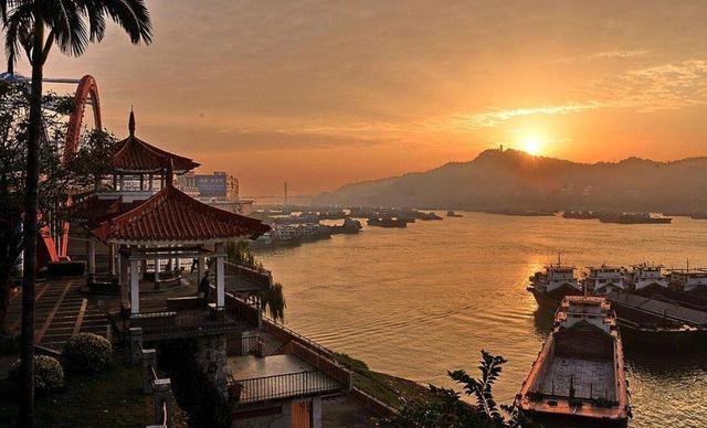 广西的东大门是指哪个城市呢？