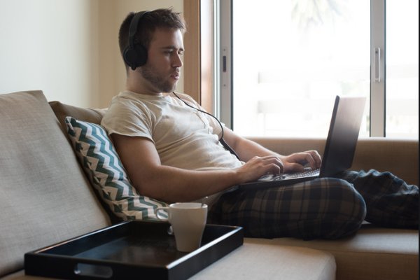 如何快速的做出白色的液体图片？