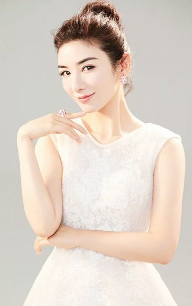 莫小齐曾被男友限制人生自由，娱乐圈还有哪些女星曾遭遇渣男？