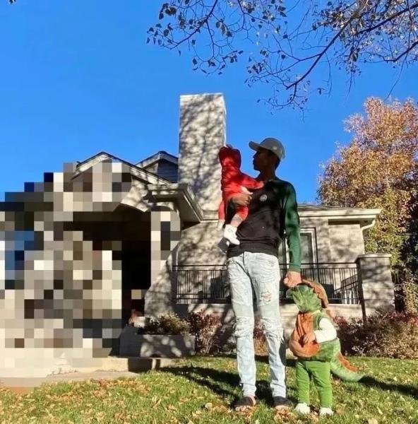 热依扎自曝身上带有吸奶器，为赶时间边走路边吸奶，网友对此是如何评价的？