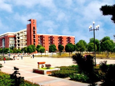 吉林大学有专科专业吗？