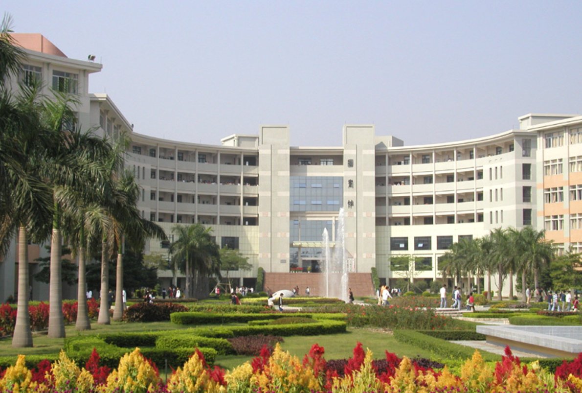 广东白云学院是什么学校？