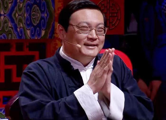 为什么节目《老梁说天下》能受到网友欢迎？