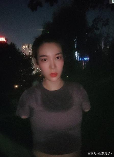 “无臂女孩”上非诚勿扰惨遭羞辱，被男子深情示爱，后来如何？