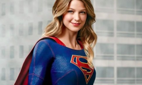 女超人是谁演的？