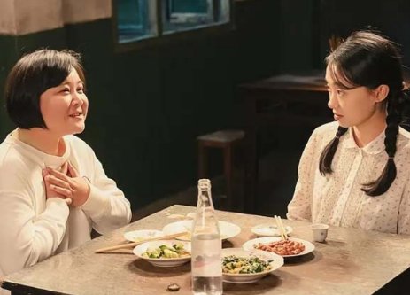 张小斐一身穿戴超50万块，红了就是不一样，她曾经遭遇了哪些事？