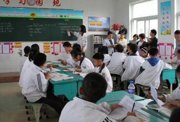 河自漫漫景自端讲的是什么