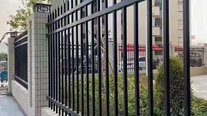 格宾石笼护坡有多厚？