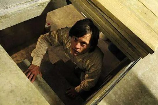 受害者依赖施害者的心理学名称是什么?