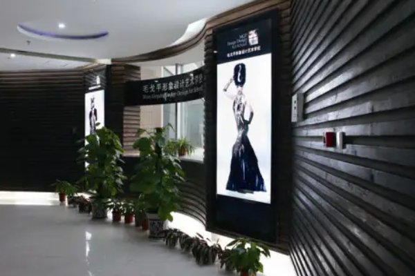 学化妆学校哪里好