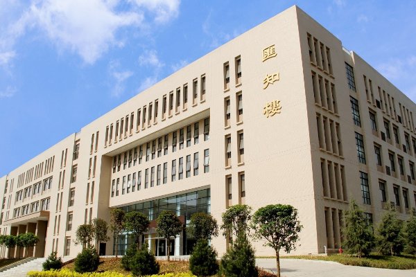 2023年培华学费一年是多少