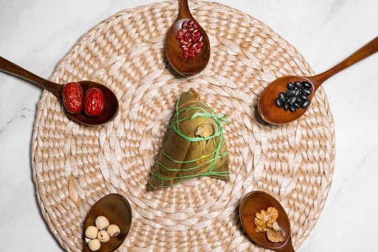 中国的三大传统节日是?