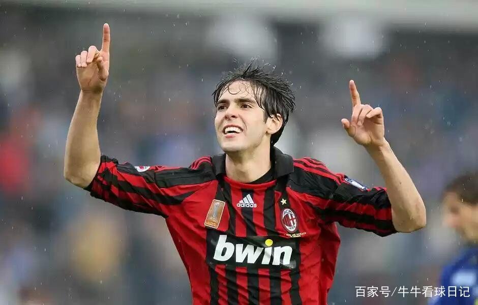 退役后的卡卡，为何每年的年收入都能高达千万美元？