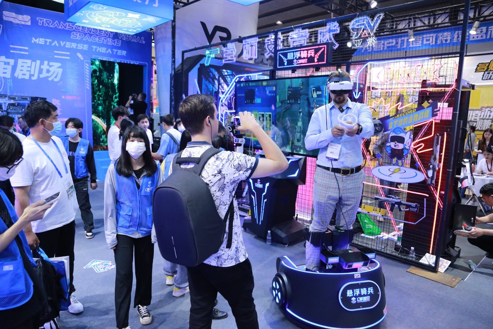 开一家小型VR体验馆加盟店要多少钱采购哪些设备