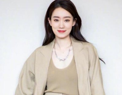 张小斐一身穿戴超50万块，红了就是不一样，她曾经遭遇了哪些事？