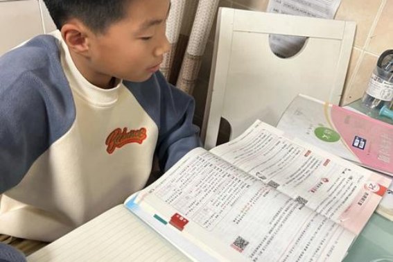 喋喋不休用具体的情景表现出来怎么写