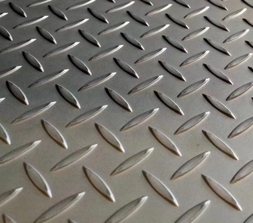 304不锈钢花纹板4.0厚1.5米宽,2.67米长有多重?