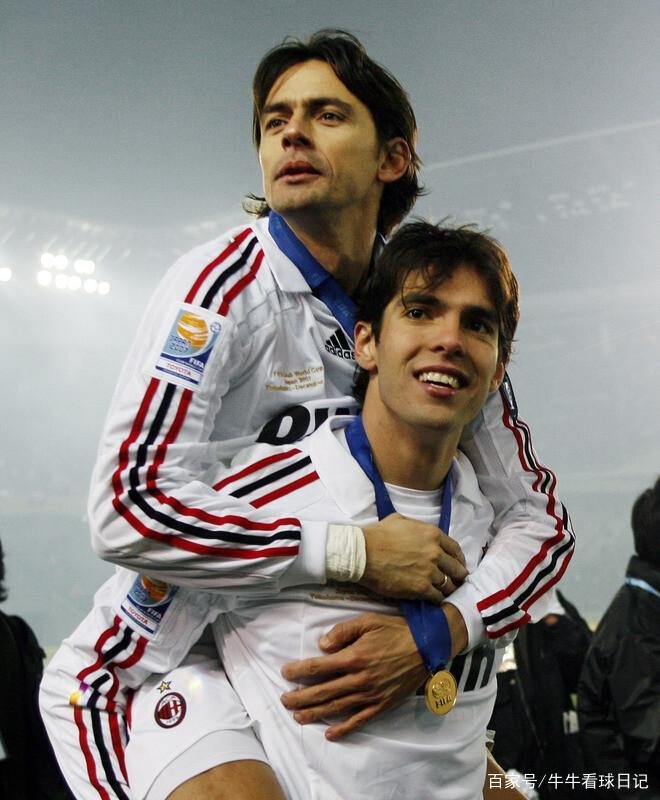 退役后的卡卡，为何每年的年收入都能高达千万美元？