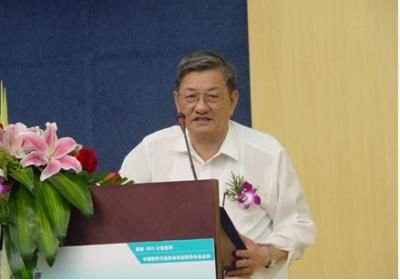 陆首群的个人履历