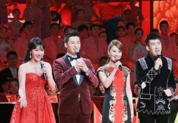 辽宁卫视春节联欢晚会中于洋主持了几年？