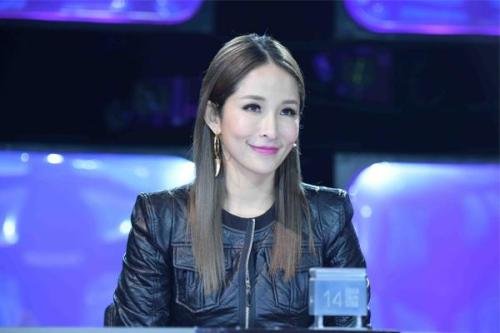 萧亚轩感情经历丰富，女人的一生谈几场恋爱才足够圆满？