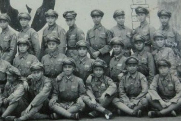 蒋介石说的一寸山河一寸血 全诗是怎么样的